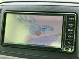 テレビ映像を表示できる装備で、停車中に映像や番組を視聴してお過ごしいただけます。画面上で映像を楽しめるため、休憩時間の気分転換にも活用しやすい一台です。