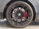 アウトバーンの走行を見据えたBMWの足回りは高い走行性能にこだわりが御座います。