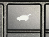 【パワーバックドア】スマートキーや運転席のボタンを押すだけでリアゲートが自動で開閉します!荷物を持っている時や、高い位置にあるバックドアを閉める際に便利な機能です♪