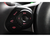 運転中でもステアリングから手を放すことなくステレオの操作が可能なステアリングリモコンをご用意