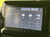テレビやラジオ、Bluetooth、USBなど、複数のメディアを画面から選択できます。普段お使いの音楽ソースに合わせて切り替えられ、通勤やお出かけの時間を便利に彩ります。