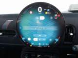 ◆iDriveを装備。操作系統をディスプレイから独立させることで、人間工学に基づいた最適な運転環境を実現しております。◆