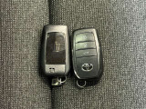 【スマートキー】ドアの開閉時鍵を探さなくても簡単にドアの開閉することが出来ます、また、エンジン始動も車内にスマートキーがあれば簡単に始動することが出来ます