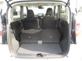 車線逸脱防止機能付き♪ふらつき防止も兼ねており安全装備でもありますね♪白線をまたいで走行しますと警報音でお知らせしてくれますので、長距離ドライブ時など安心です。