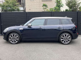 ドイツ本社と同様の教育を受けたMINI専門のメカニックが、100項目にも上るポイントを徹底的にチェック致します。その保証料が車両本体価格に含まれております。