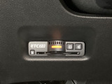 ハンドルの左下にETC2.0がついています。高速道路の料金所の通過も楽々です。カードの取り出しもしやすい場所についています。