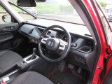 機能的な運転席は運転の妨げにならずストレスを感じさせません。