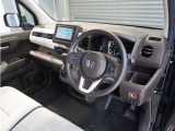 ◆視界広々で非常に運転しやすくロングドライブでも疲れを感じさせないすっきりとまとまったインパネ周りです。