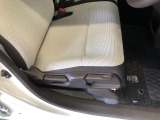 【運転席】アクセル、ブレーキはこのようになっております。