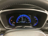 視認性の高いスピードメーターになっております。
