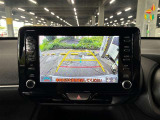 ディスプレイオーディオやカーナビは、現代のドライブにおいて欠かせない装備のひとつです。初めての場所でも迷いにくく、快適なルート案内で運転をサポートします。移動中のエンターテインメント性も高まります。