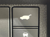 【パワーバックドア】スマートキーや運転席のボタンを押すだけでリアゲートが自動で開閉します!荷物を持っている時や、高い位置にあるバックドアを閉める際に便利な機能です♪