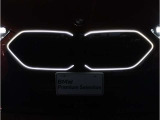 【キドニーグリル】BMWは約90年もの間、ほぼ全ての車両にひと目でBMWだと分かるこの特徴的なフロントグリルが備えられ、デザイン・アイコンとして親しまれてきました。