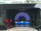 整備スタッフは国家資格を持つプロの整備士です。車検の受入/中間/完成検査と保安基準発行のすべても自社で行います。
