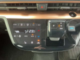 シフトレバーも使いやすく握り具合もいい感じです!