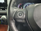 ステアリングスイッチ装備!運転しながら手元でオーディオの操作などができます。