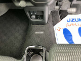 カエルプランは新車時車両本体価格の一部をあらかじめ残価として設定しているため、月々のお支払いは通常のクレジットに比べて抑えられ、クルマやグレードの高いクルマもご検討いただけます。