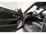 Verde Lares Highway AssistantNight Vision Urban Road Assistant Advanced 3D Bang&Olufsen Soud System Head-Up DisplayAmbient Light Package Wiper blades with integrated nozzles Black caliper