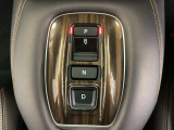「e:HEV」は、モーター走行を中心にしながら電気エネルギーやエンジン動力を効率よく使い分けることができる賢いハイブリッドシステムです。シフトはエレクトリックギアセレクターになっています。