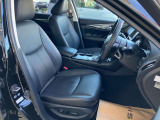 ◆運転席まわり◆パワーシート&本革シート&シートエアコン装備です。どこに座ってもゆったり乗れる、余裕の室内空間です。