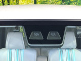 【スマートアシスト】走行中に前方の車両等を認識し、衝突しそうな時は警報とブレーキで衝突回避と被害軽減をアシスト。より安全にドライブをお楽しみいただけます。
