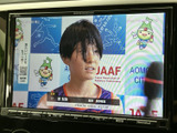 停車中にテレビ映像を楽しめる画面を備えています。休憩の合間などにニュースや番組を視聴でき、待ち時間も車内で過ごしやすくなります。映像の視聴は停車時にお楽しみください。