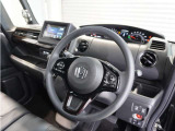 ◆視界広々で非常に運転しやすくロングドライブでも疲れを感じさせないすっきりとまとまったインパネ周りです。