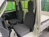 ドライバーによって運転しやすいポジションは異なり、あの車はどうなのか不安なこともありますよね。気になるお車は店頭で乗り込んでご確認いただけます♪