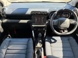 フランス車ならではのオシャレな内装がオススメです!