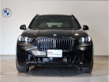 ☆BMWの代名詞とも言える【キドニーグリル】一目見ただけでBMW車であると認識できる確固たるアイコンとして存在感を放ちます☆