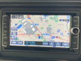 スマートフォン感覚で使いこなせるタッチディスプレイや、自然な対話で目的地を設定できる音声認識機能に対応したAVナビゲーションシステムです。ETC2.0と連動したリアルタイム交通情報も受信します。