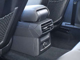 ●トランクスルー機能は、いざという時の強い味方。車の使い勝手を向上させます。