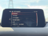 目的地設定や検索などの項目が画面に並び、必要なメニューを確認しながら選べます。行き先を調べたい場面にも使いやすく、移動前の準備をサポートしてくれる装備です。