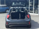使い勝手の良いトランクスペースを確保し、荷物もしっかり収納可能。お買い物はもちろん、旅行やアウトドアなど様々なシーンで活躍する実用性の高いラゲッジルームです。