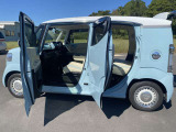 室内はN-BOX SLASHならではの個性的なデザインが魅力!運転席まわりの使いやすさにも配慮され、毎日のドライブを快適に楽しめる空間です。