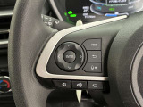 運転中、オーディオの操作をしてて、ハッとしたことはありませんか?ステアリングスイッチは、運転中でもハンドルでオーディオの操作が可能です。安全なドライブをサポートします。