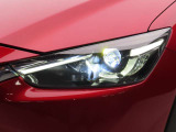 LEDヘッドライトを搭載。夜間の運転も安心です♪