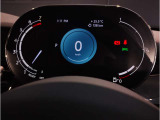 クラシック感を残したデザインのメーターパネルです。