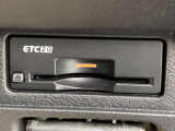 ビルトインETC(埋め込み型)。スッキリと収まっているのが特徴です。音声案内タイプ/アンテナ分離式。納車時には再セットアップ(情報の再登録)を行います。