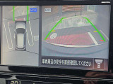 アラウンドビューモニター。上空から見下ろしているような映像で、スムースな駐車をサポートします。