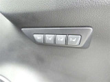 運転席のシートポジションを記憶・再現できるメモリー機能を搭載しています。
