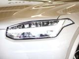 ヘッドライトはLED仕様です トールハンマーと呼ばれるT字型のヘッドライトです