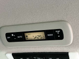 後部座席もオートエアコンが付いてます!お好みの温度に設定すれば、風量を自動で調節してくれるので快適にお過ごし頂けます♪