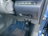駐車ブレーキは電動式です。オートホールド機能付きで便利ですね