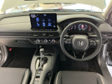 【前方視界】開放的な前方視界!運転がしやすく疲れにくいです♪窓が大きく、見通しがとっても良いおクルマですよ♪