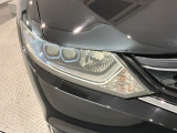 LEDヘッドライトは、点灯の瞬間から最大光量を発揮し、突然暗くなるトンネルなどでの安定感を高めます。