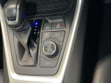 スマートフォンやお手持ちの機器のバッテリー残量が少なくなっても、運転中に充電ができるので安心ですね!