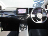 ノートの運転席廻りになります。