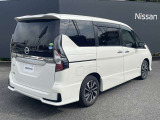 プライバシ-ガラスが装備されています。外を見るときは気にならずに、後方車両から車内が見えにくい設計です。