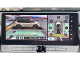 「3Dビュー」機能は、クルマの周囲360度を立体的に見ることが可能となり、ドライバーの死角をなくすことで、車両発進時の巻き込み防止など安全確認をサポートします。